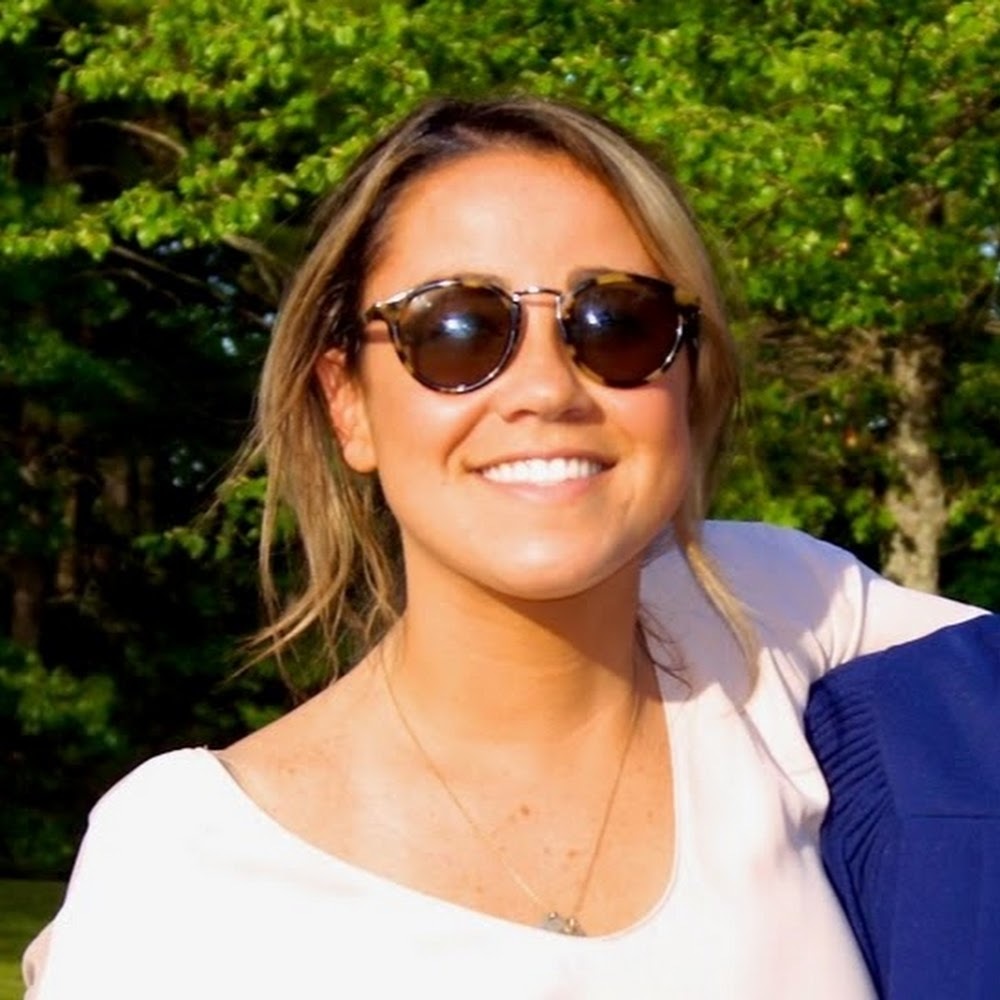 Meet your Posher, Maeve